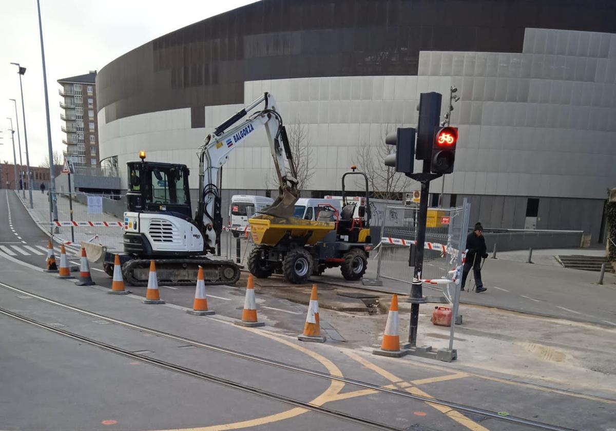 Arrancan las obras del «peligroso» carril bici del cruce de las Trianas con Los Herrán