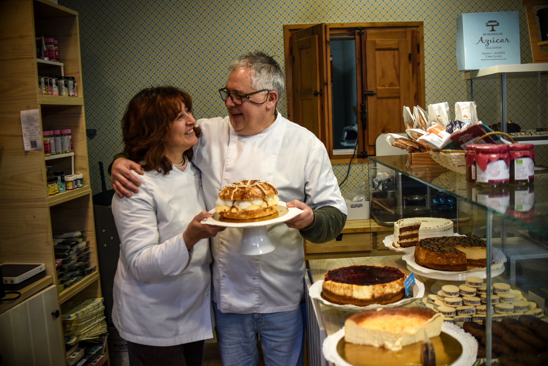 Viviana vuelve a sacar a la venta el «mejor roscón de Bizkaia» en su pastelería de Algorta