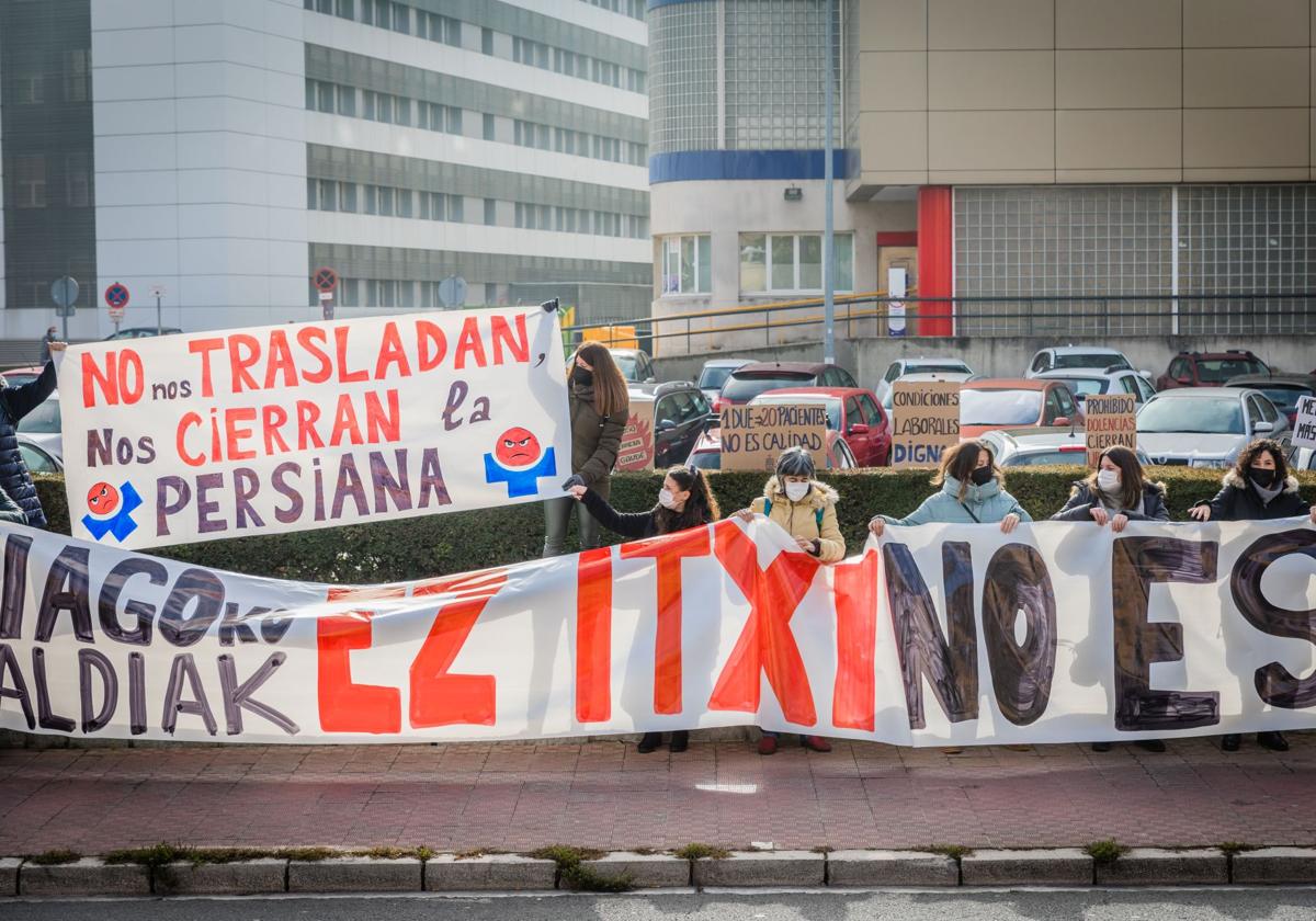 Protesta llevada a cabo en 2022 contra el cierre de las Urgencias en el Hospital de Santiago.