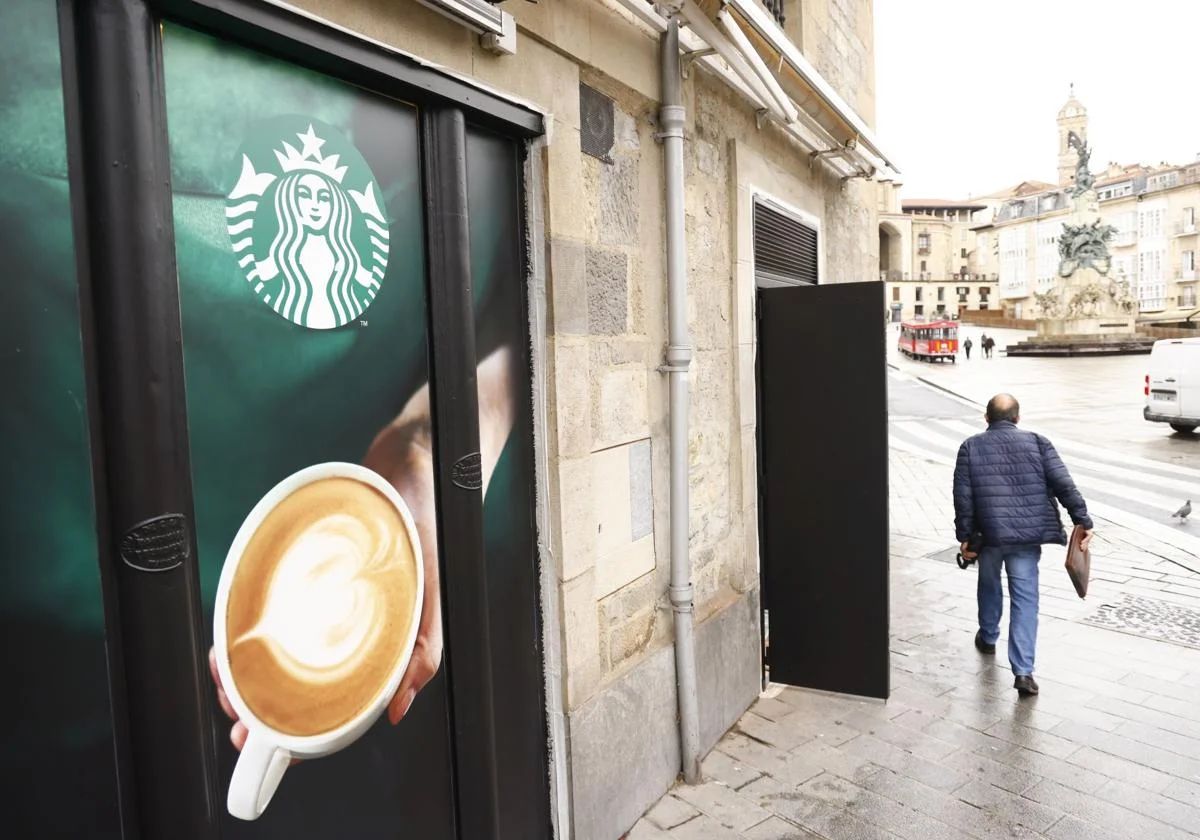 Fachada del Starbucks de Vitoria