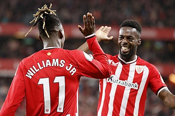 Los hermanos Williams celebran un gol.