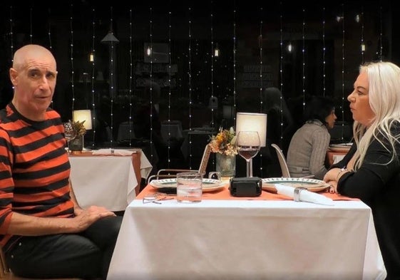 El músico de Sestao que arrasa en 'First Dates': «Menos mal que es de mi rollo y no un pijo...»