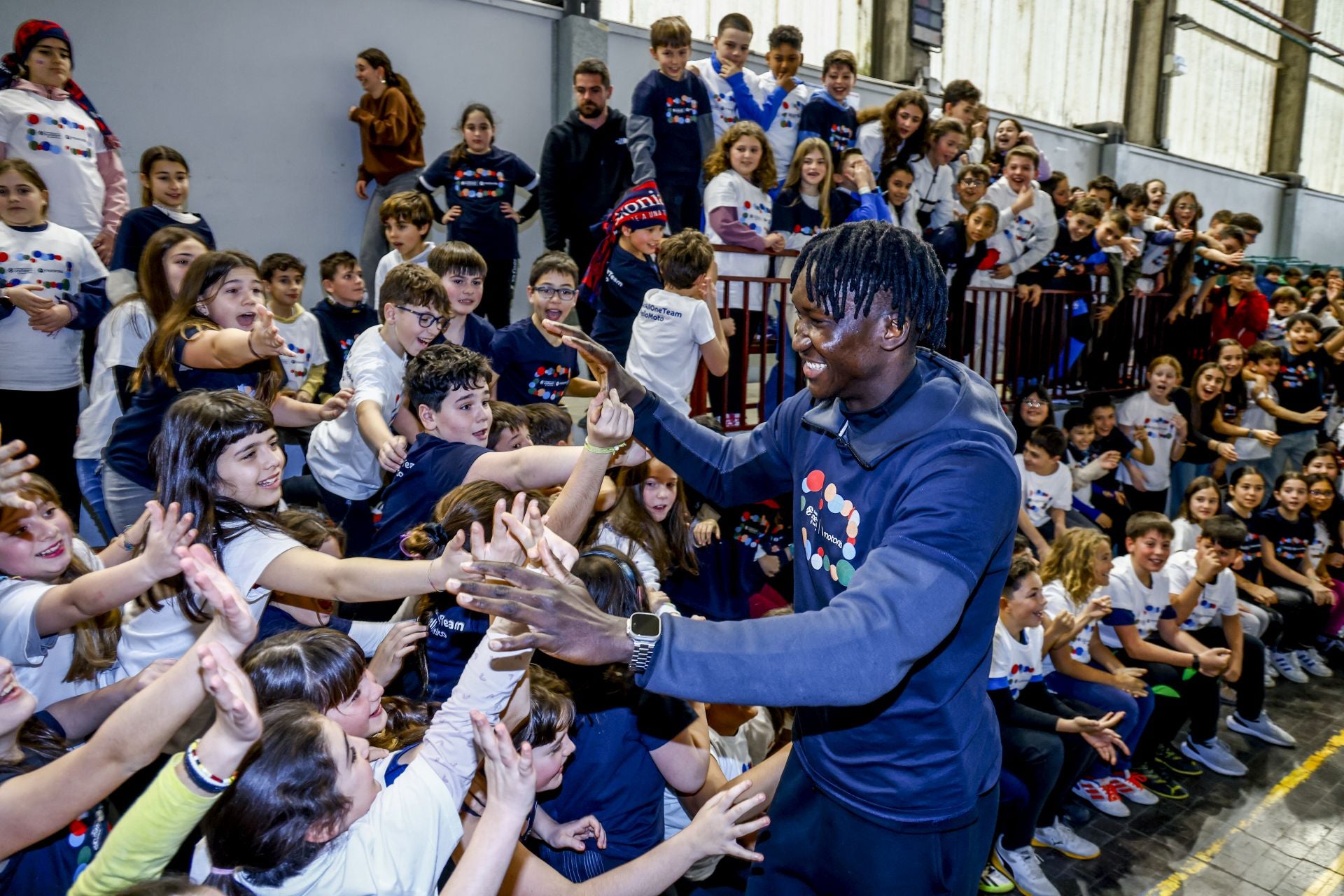 Rogkavopoulos y Diop, como dos niños de más de dos metros