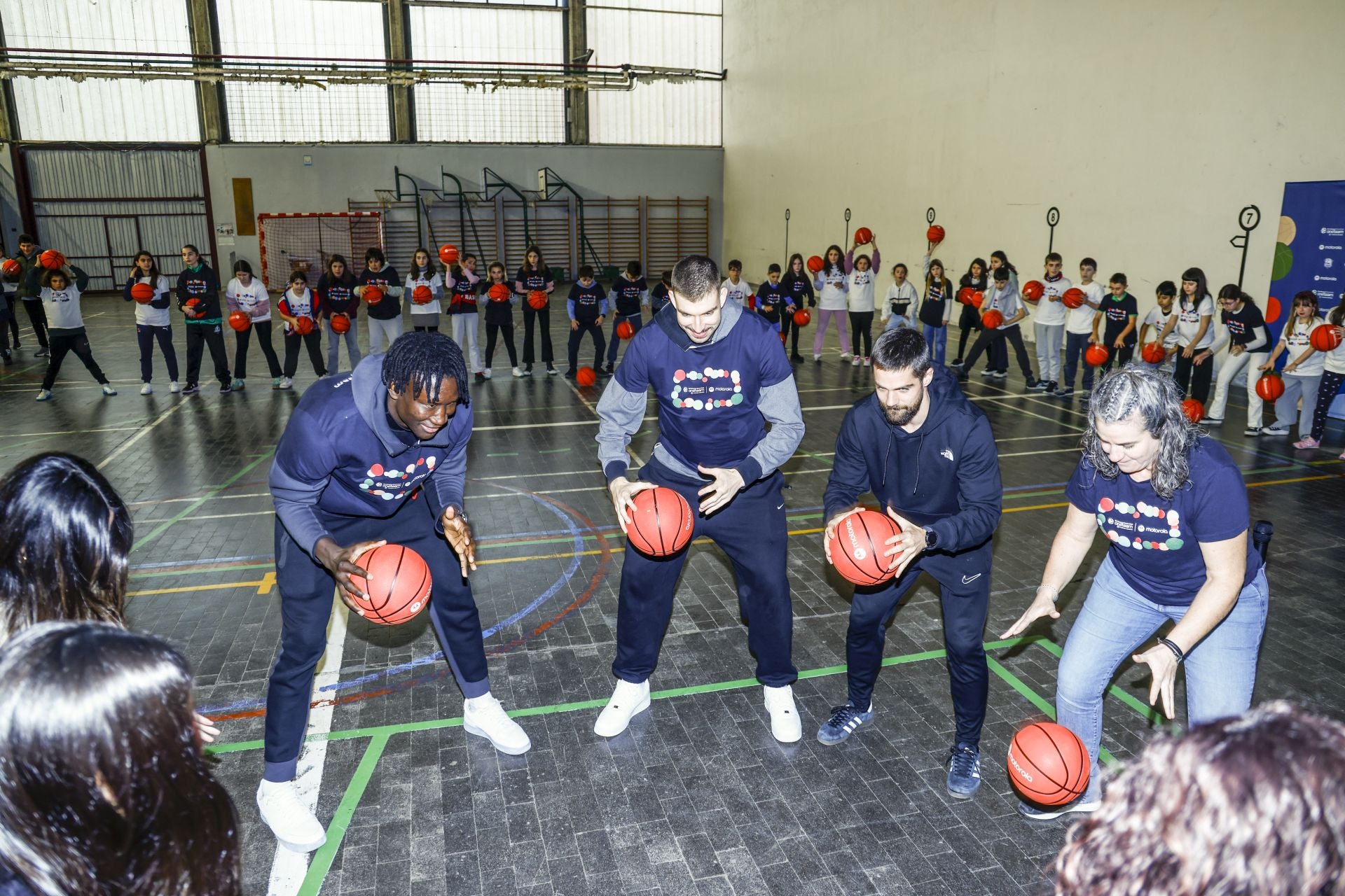 Rogkavopoulos y Diop, como dos niños de más de dos metros