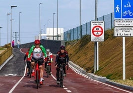 La primera bicipista de Bizkaia fue inaugurada en Iurreta en 2023.