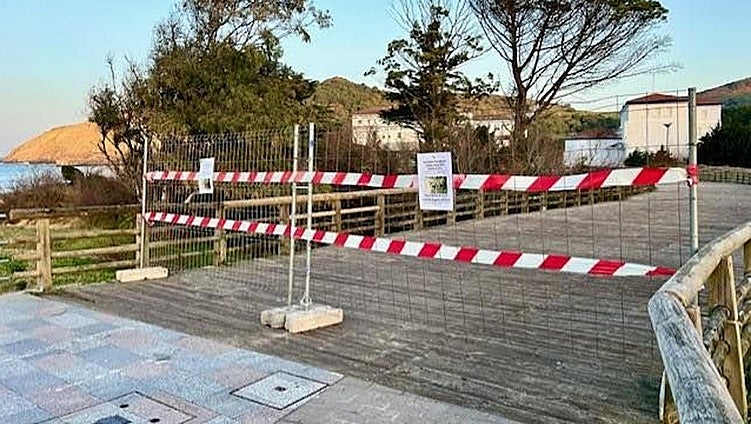 La reforma del puente de la playa de Gorliz cerrado hace un año arrancará en febrero