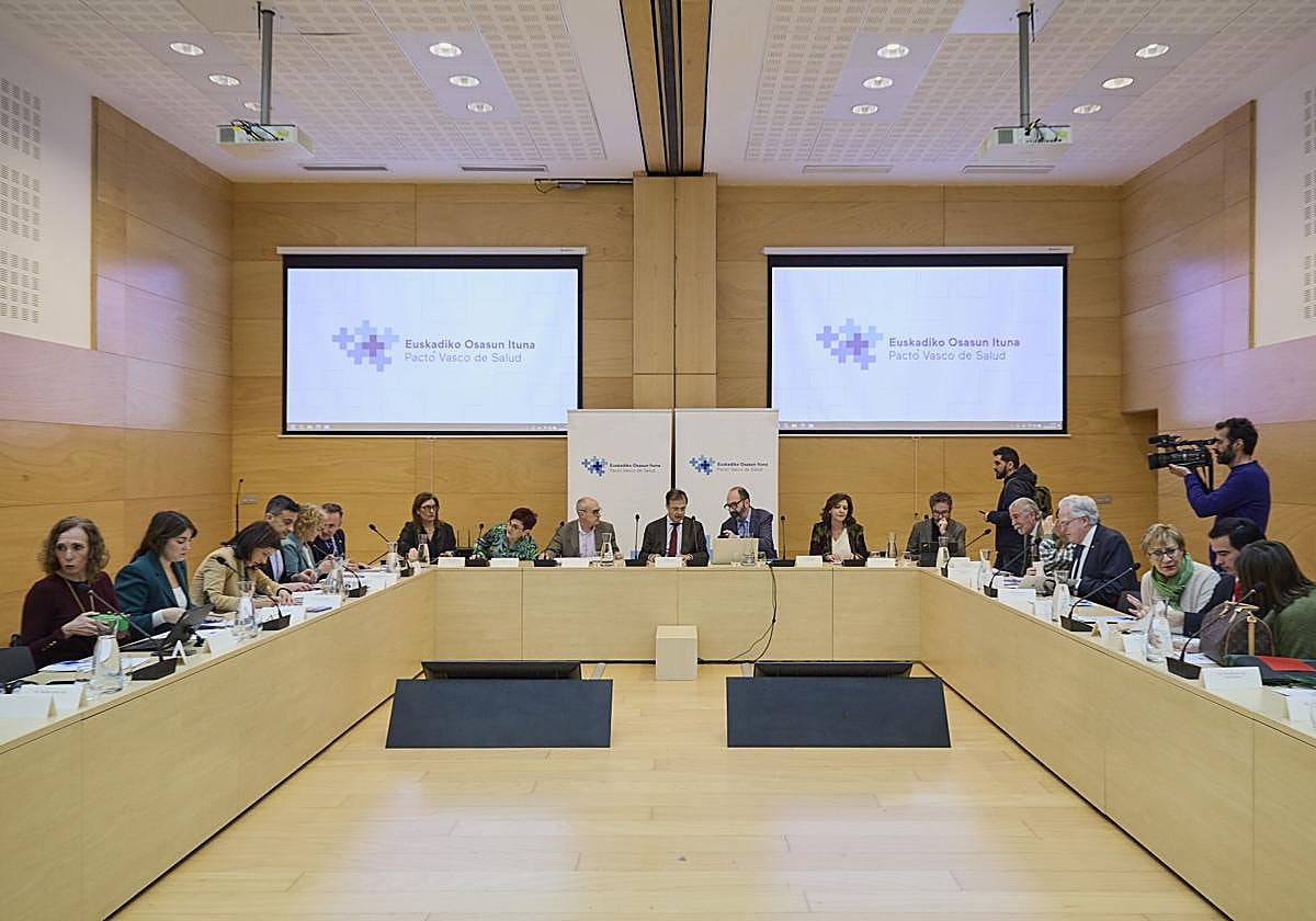 17 grupos de trabajo definirán cómo será la «transformación que necesita» Osakidetza
