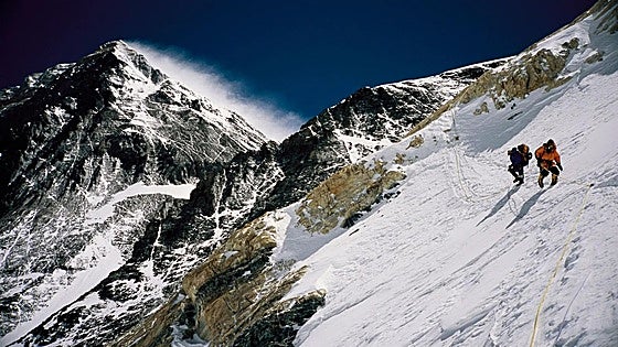 Everest, aste betean