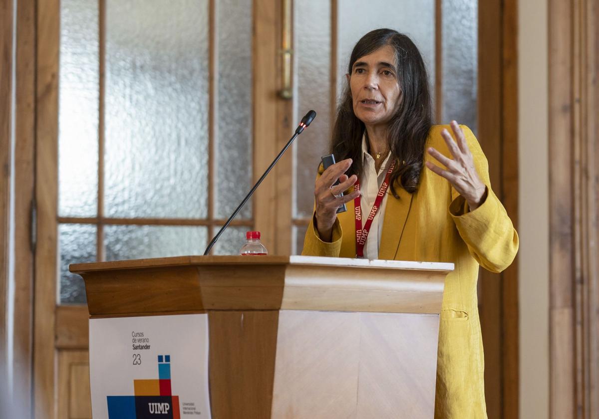 María Blasco, durante una presentación de los trabajos que se realizan en el CNIO.