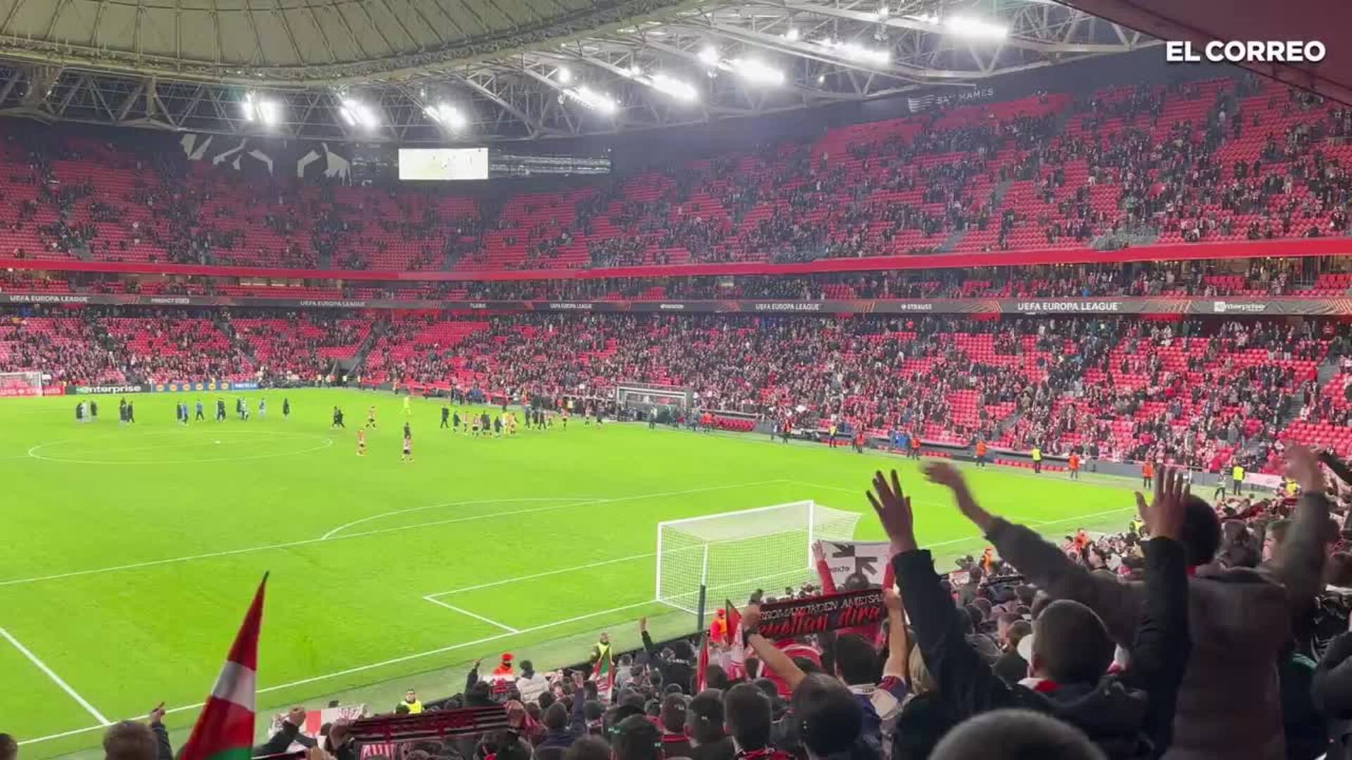 Pitos y cánticos contra Uriarte al no haber comunión con los jugadores al acabar el partido