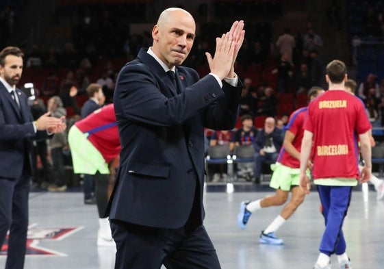 Joan Peñarroya saluda a la afición del Buesa Arena.