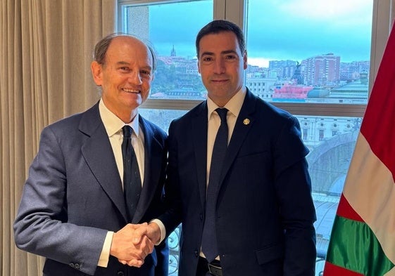 Imanol Pradales se ha reunido este jueves con el presidente de Talgo, Carlos de Palacio.