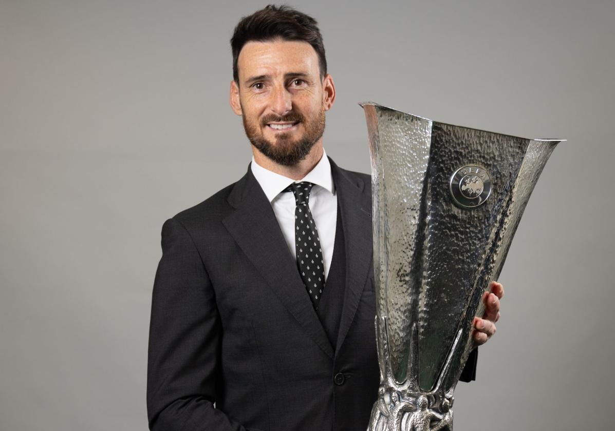 Aduriz es el embajador de esta edición de la Europa League con final en La Catedral.