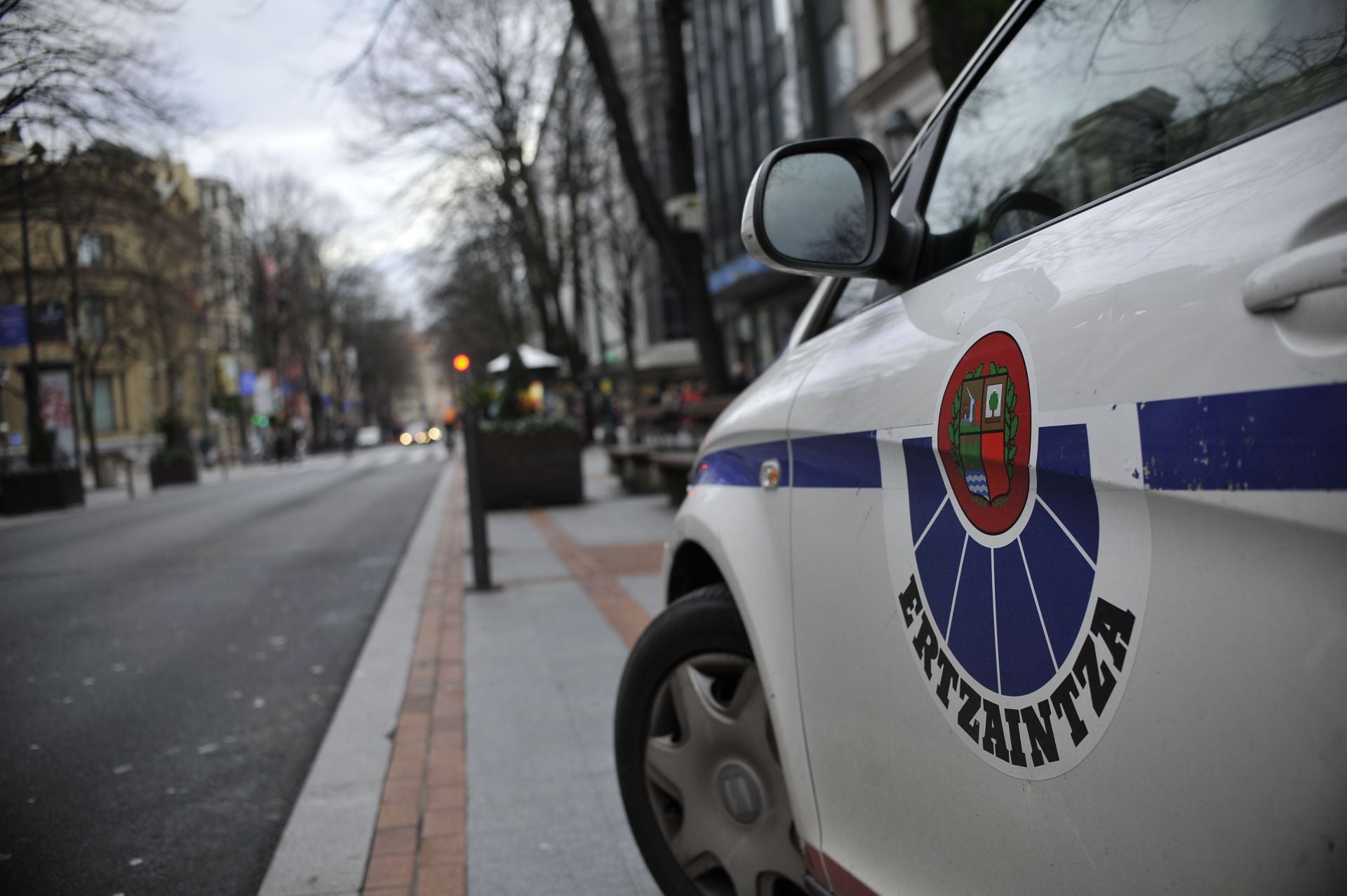 Detenido un joven de 22 años por robar y apuñalar tres veces a un hombre en Bilbao