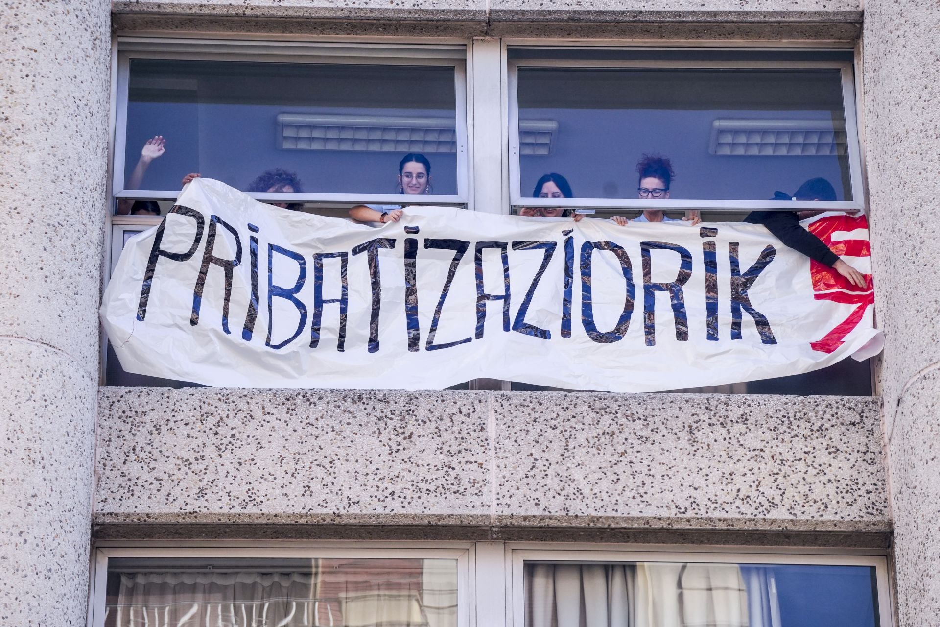 Multitudinaria manifestación en Vitoria contra el «desmantelamiento de la sanidad pública»