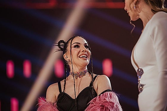 Inés Hernand desata la polémica al enseñar el pecho en una fiesta tras