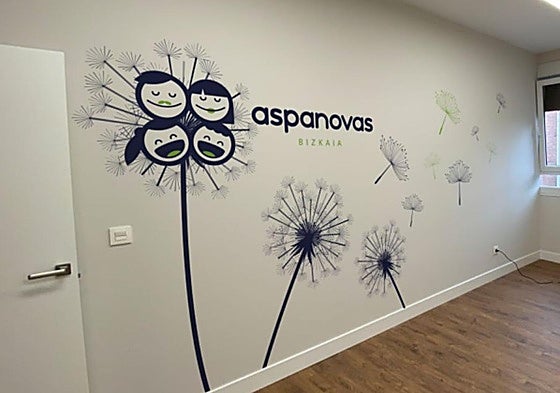 La actual sede de Aspanovas fue decorada por la Fundación Mikel Uriarte.