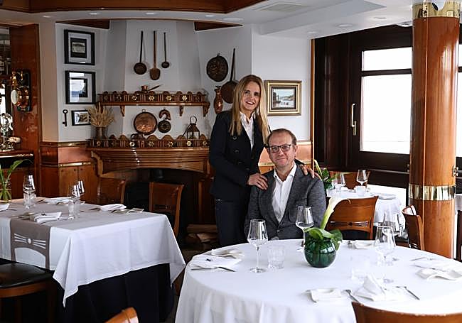 María Rosa Larrañaga y Andoni Arregi en el comedor del Kaia..