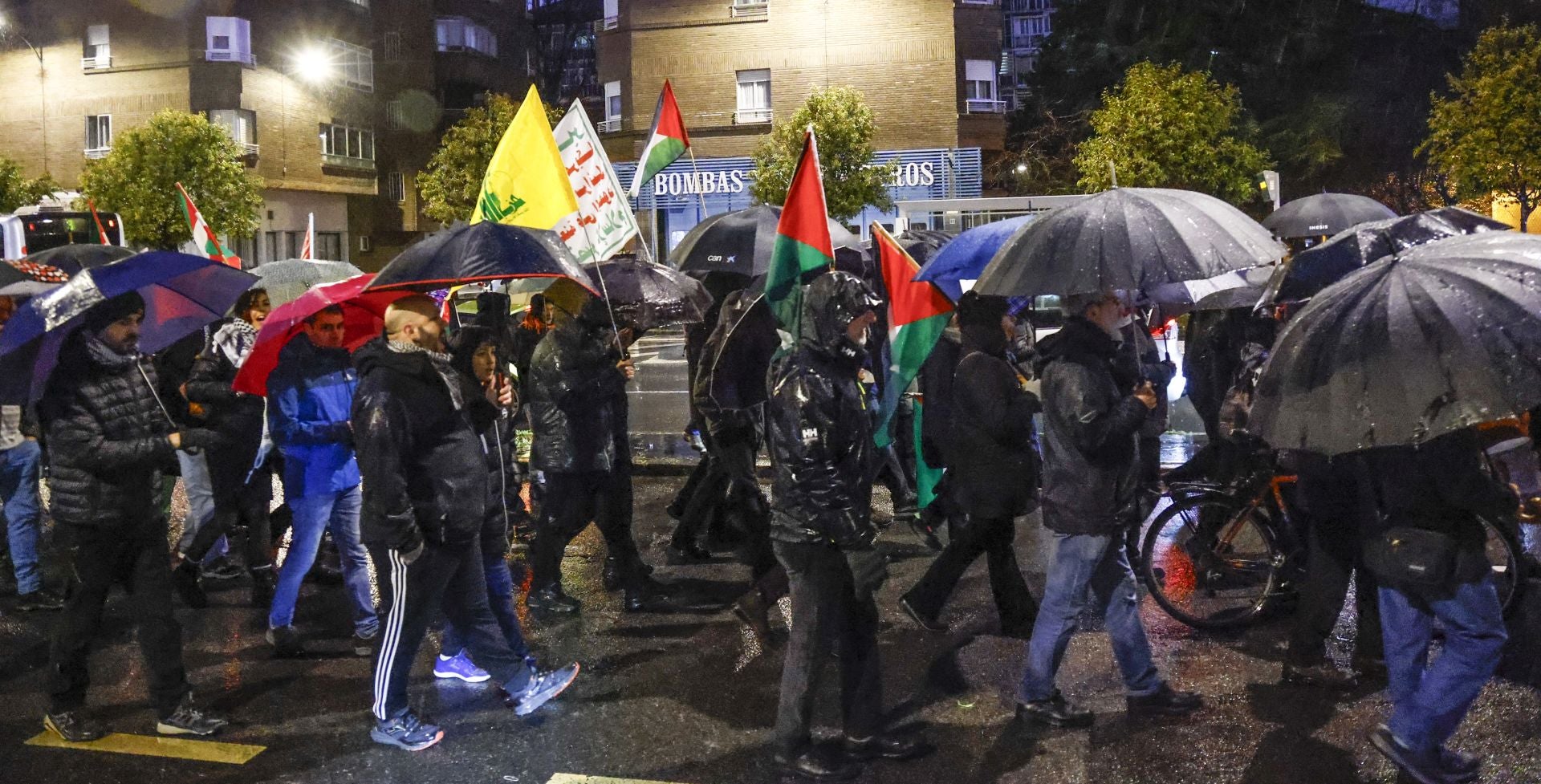 Las imágenes de la manifestación contra el Maccabi en Vitoria
