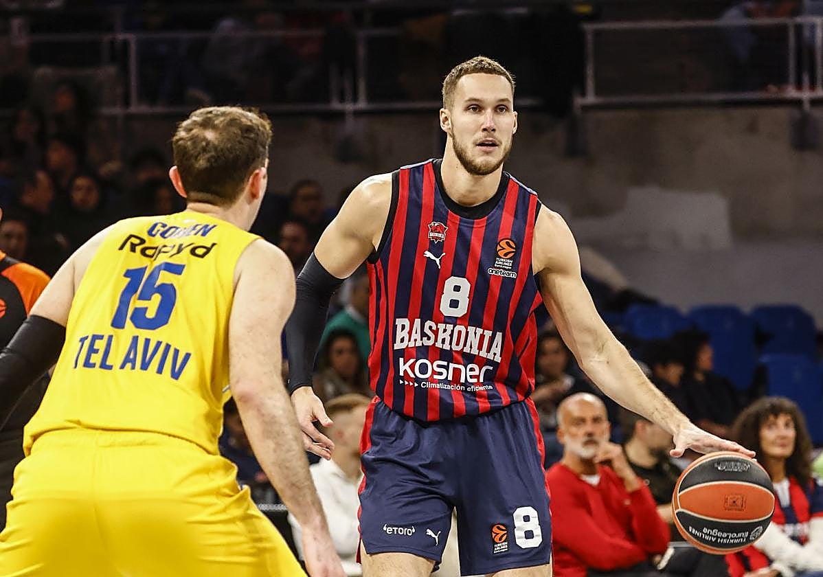 Sedekerskis bota ante Cohen.