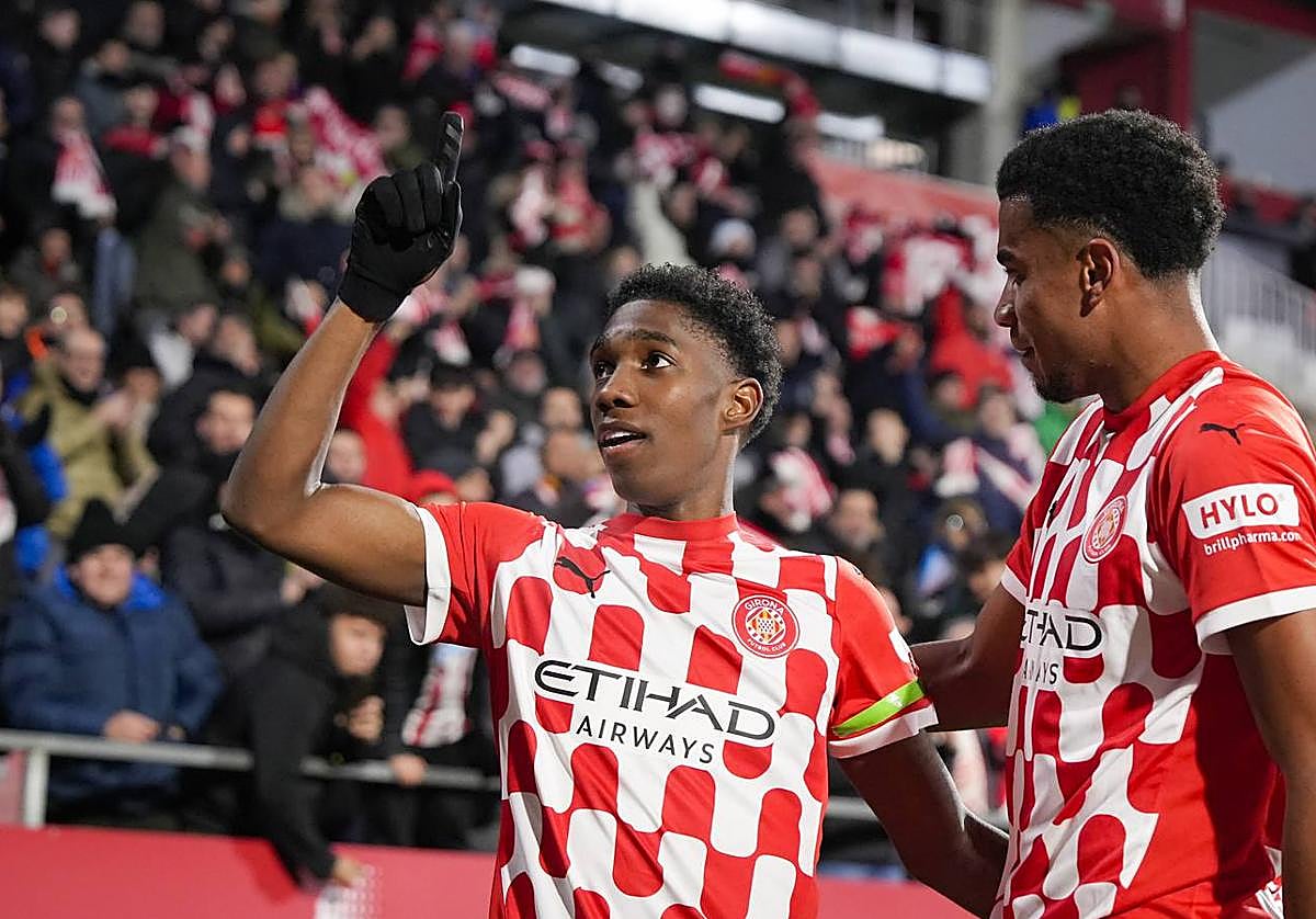 Asprilla celebra el segundo gol del Girona ante Las Palmas.