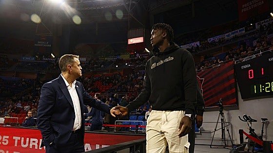 El Baskonia juega sin Diop ni Jaramaz ante el Granada