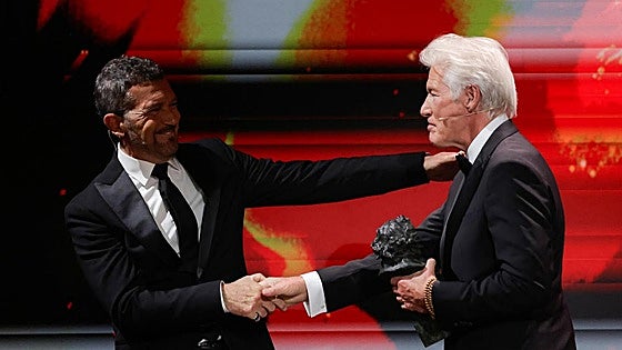 Críticas y cachondeo en redes por la traducción a Richard Gere en los Goya