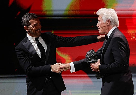 Críticas y cachondeo en redes por la traducción a Richard Gere en los Goya