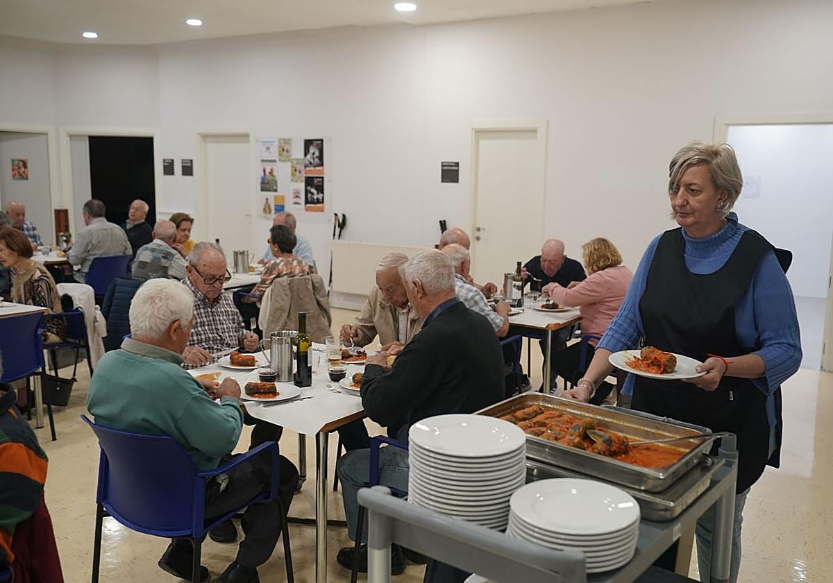 Comedor del centro para mayores Bizan en El Pilar, abierto el año pasado.