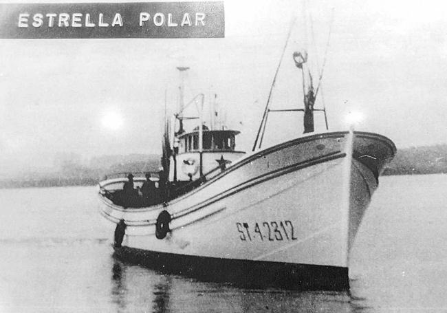 El pesquero Estrella Polar (1963) surcando la bahía.