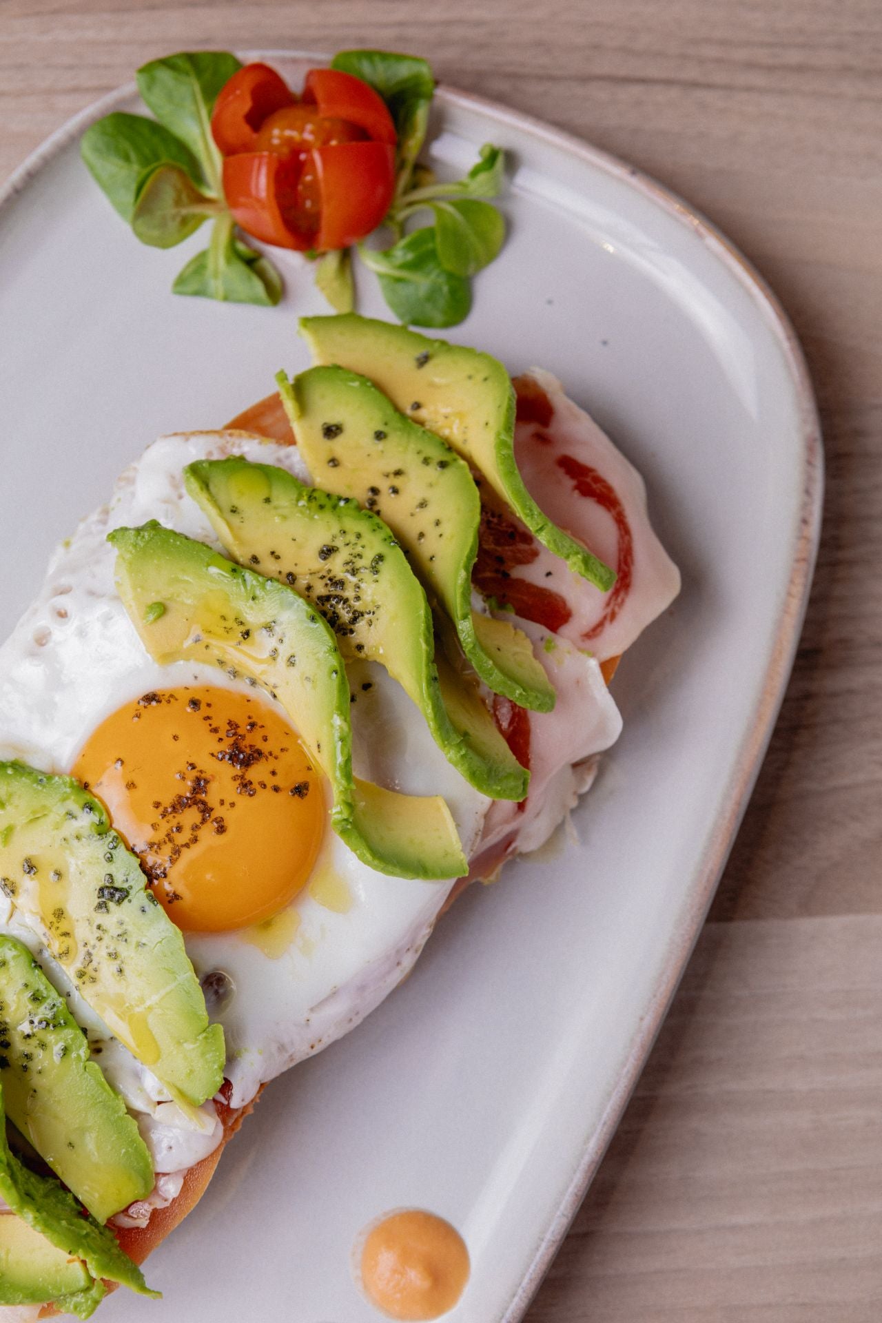 Una pareja venezolana abre en Bilbao una cafetería de dos plantas con café de especialidad y desayunos caseros
