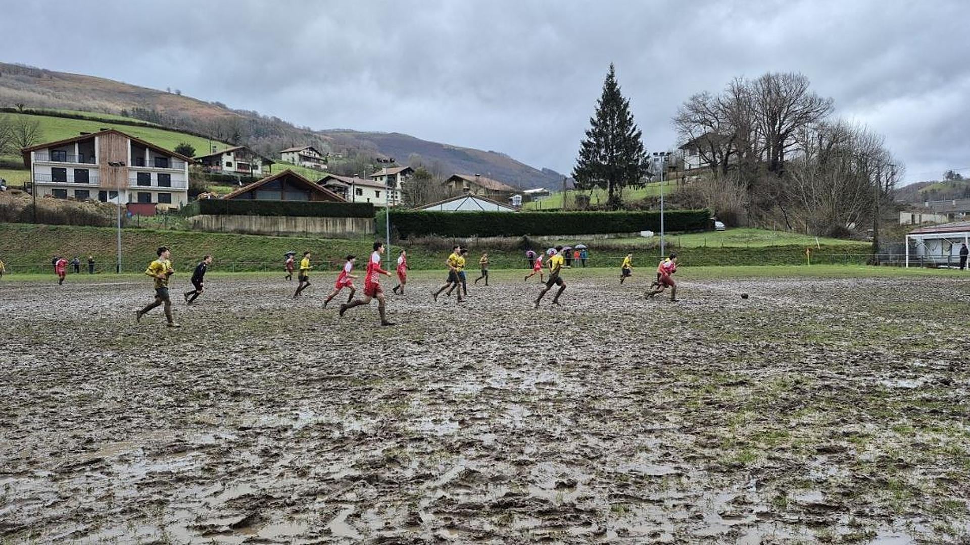 El Barrizal: 250 Kids, Football, Bilbao