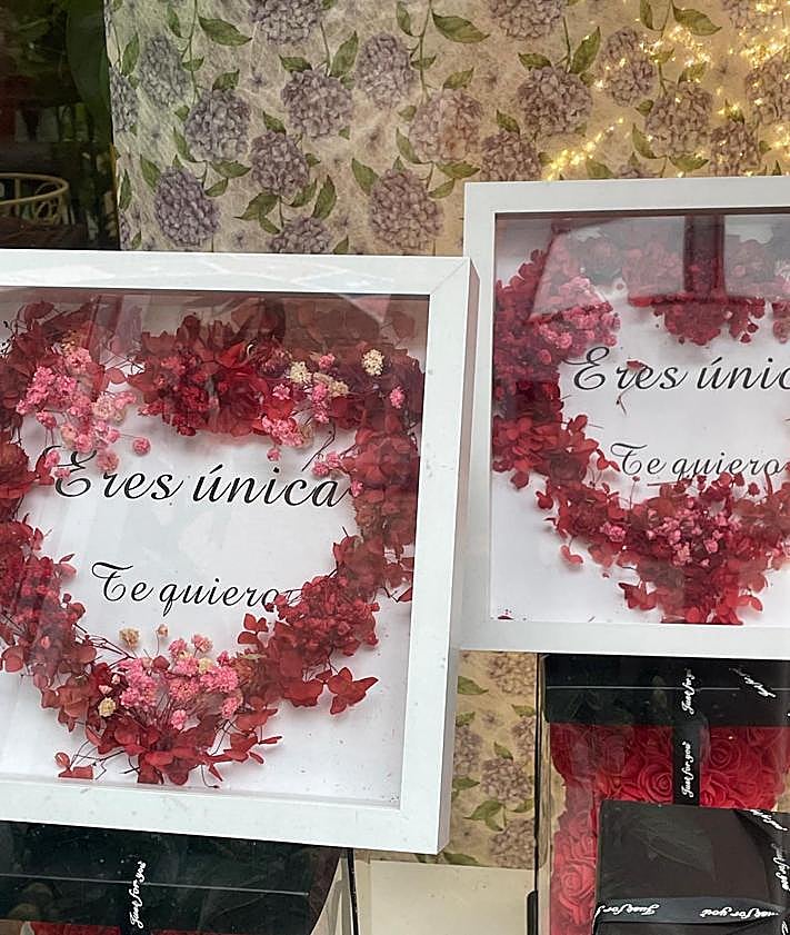 Imagen secundaria 2 - La floristería Cengotita preparada para recibir San Valentín