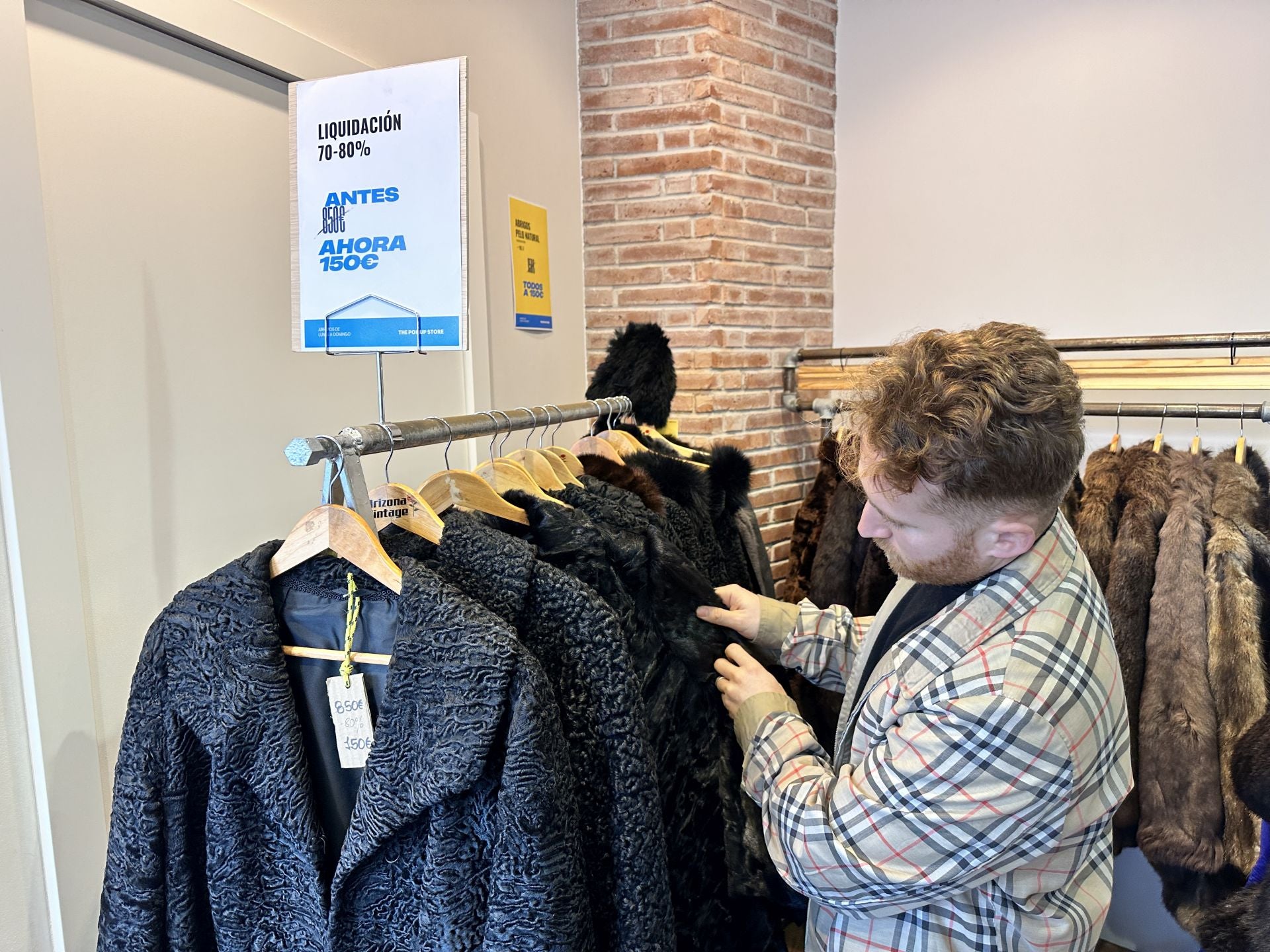 La tienda efímera de Bilbao con chaquetas de piel desde 55 euros (y pronto con Levi&#039;s al 70%)