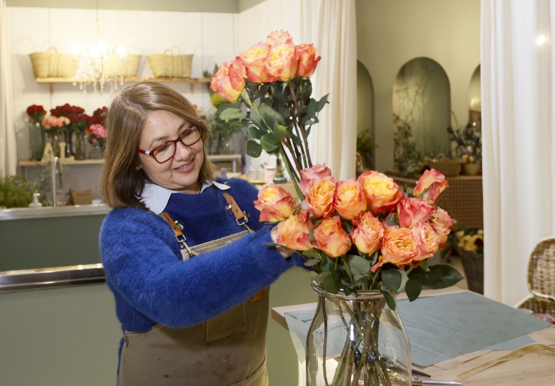 Angie y Luis, el matrimonio que triunfa con sus ramos en Gallarta abre una floristería en Bilbao
