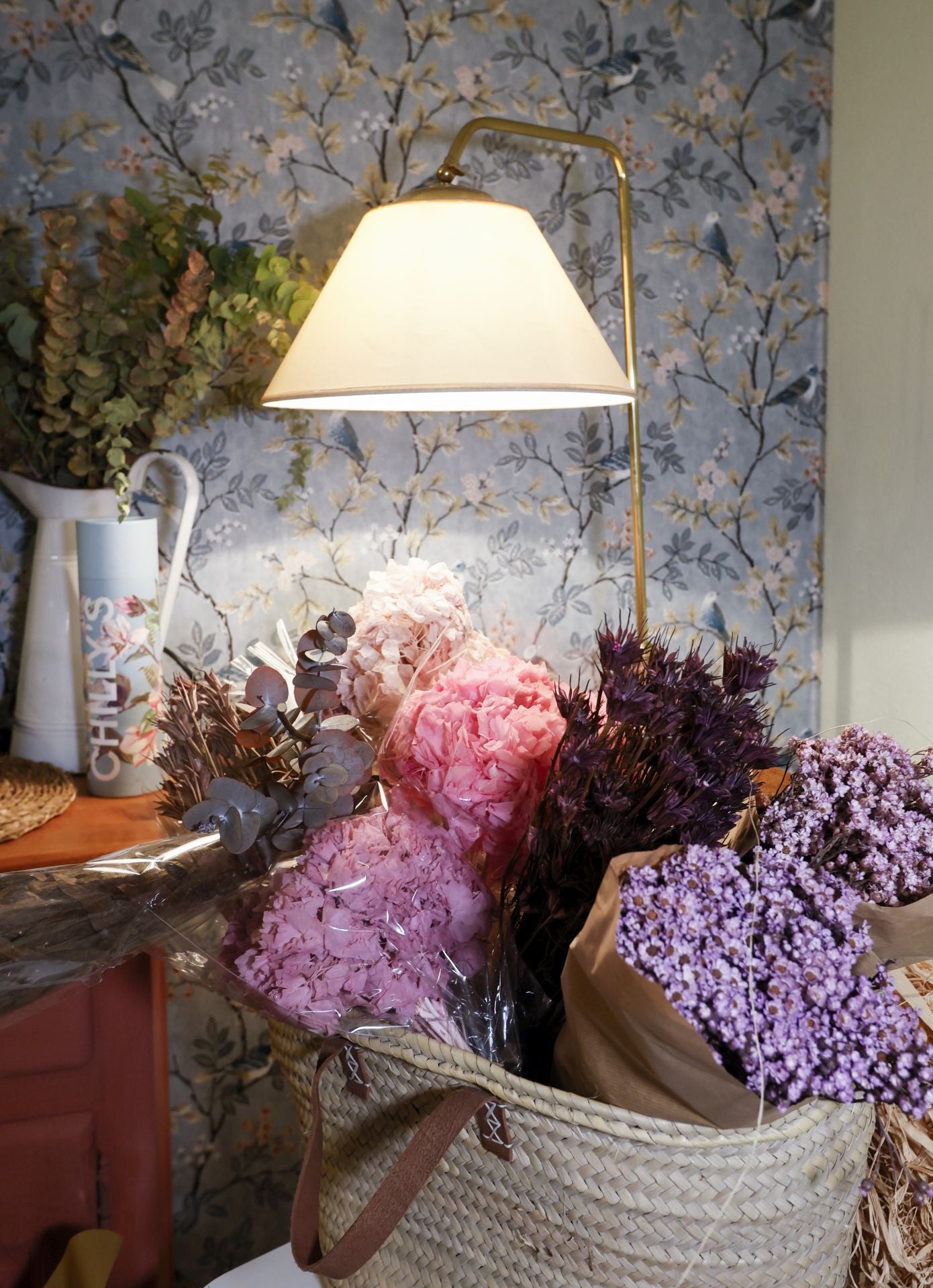 Angie y Luis, el matrimonio que triunfa con sus ramos en Gallarta abre una floristería en Bilbao