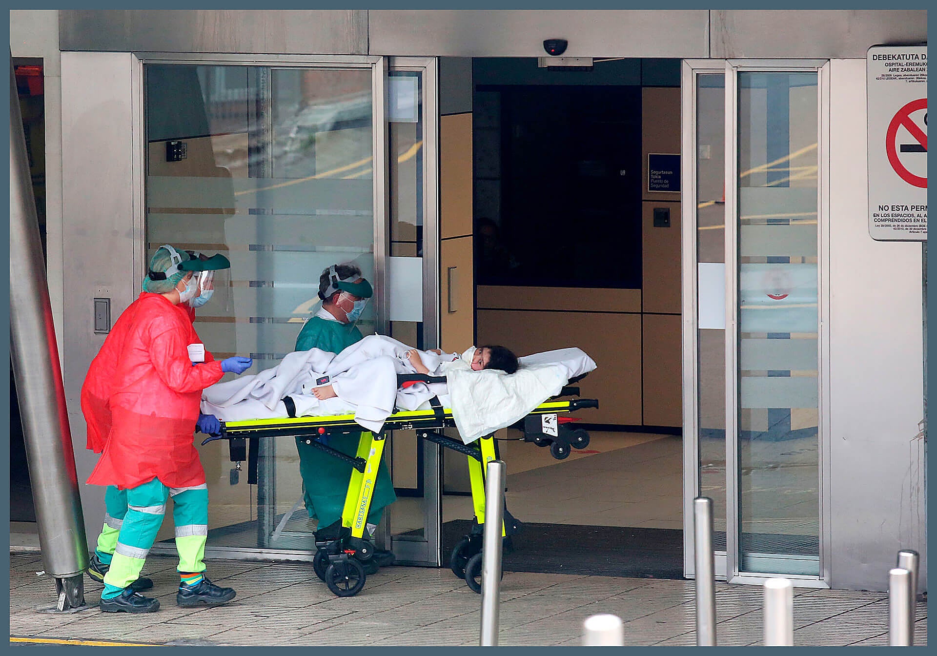 La llegada de enfermos a los hospitales era constante.