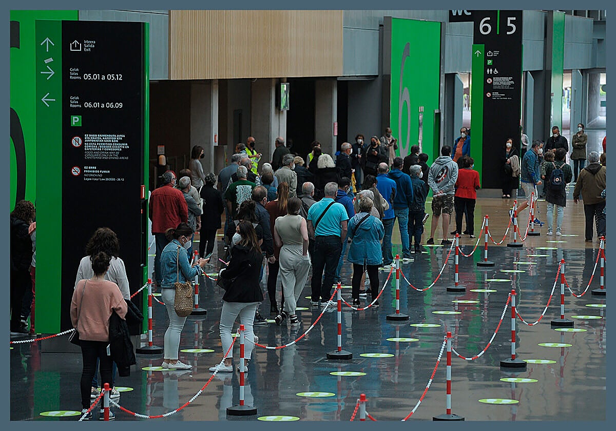 La evidencia científica y la confianza en su sistema sanitario llevó a vacunarse al 95% de la población española.