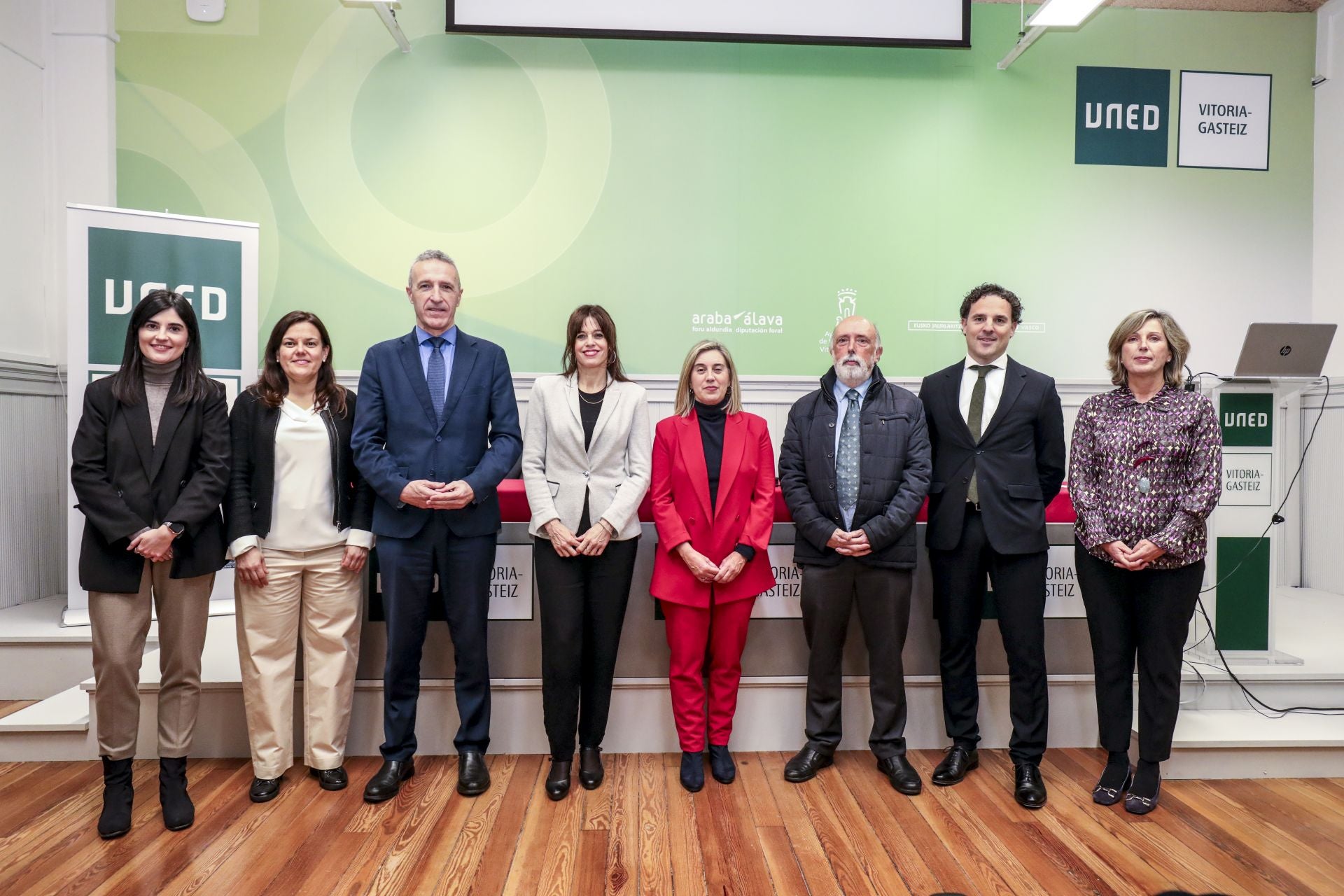 Ainhoa Rousse, Itziar Fernández, Jesús de Andrés, Maider Etxebarria, Irma Basterra, Paco Etxeberria, Rubén González-Bengoa Oliveros y Sonia Díaz de Corcuera.