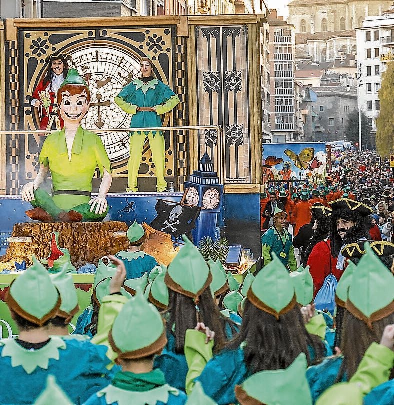 ¿Cuántas personas participarán en el Carnaval de Vitoria?