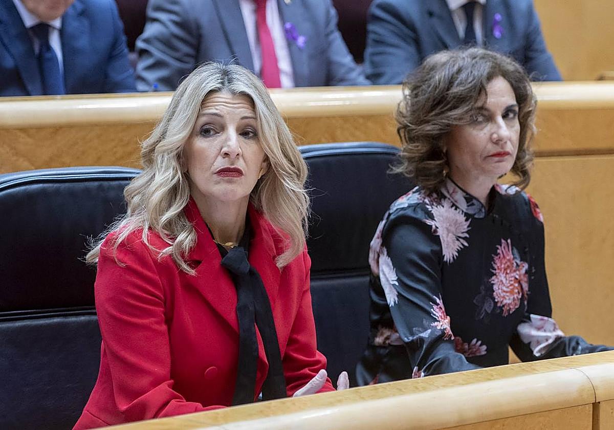 Yolanda Díaz y María Jesús Montero en el Senado.