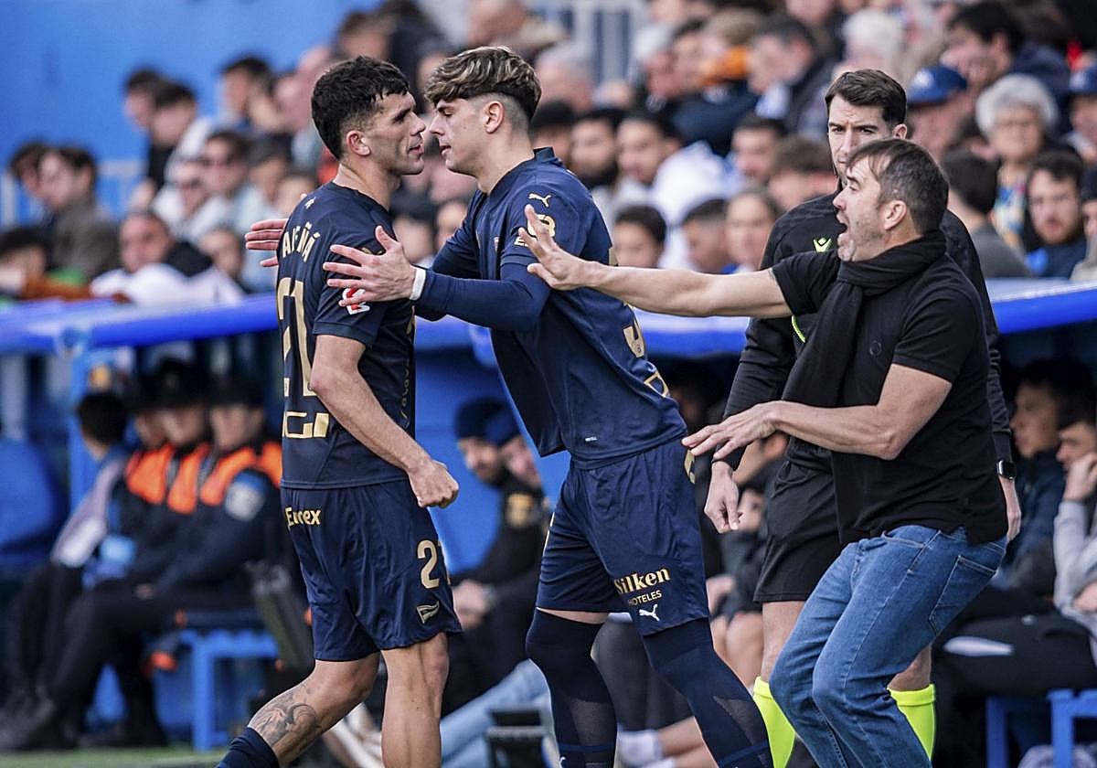 La pizarra del Chacho Coudet dibuja un Alavés asimétrico