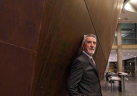 Joseba Atxutegi se jubiló como doctor en Osakidetza el año pasado, pero sigue en activo.