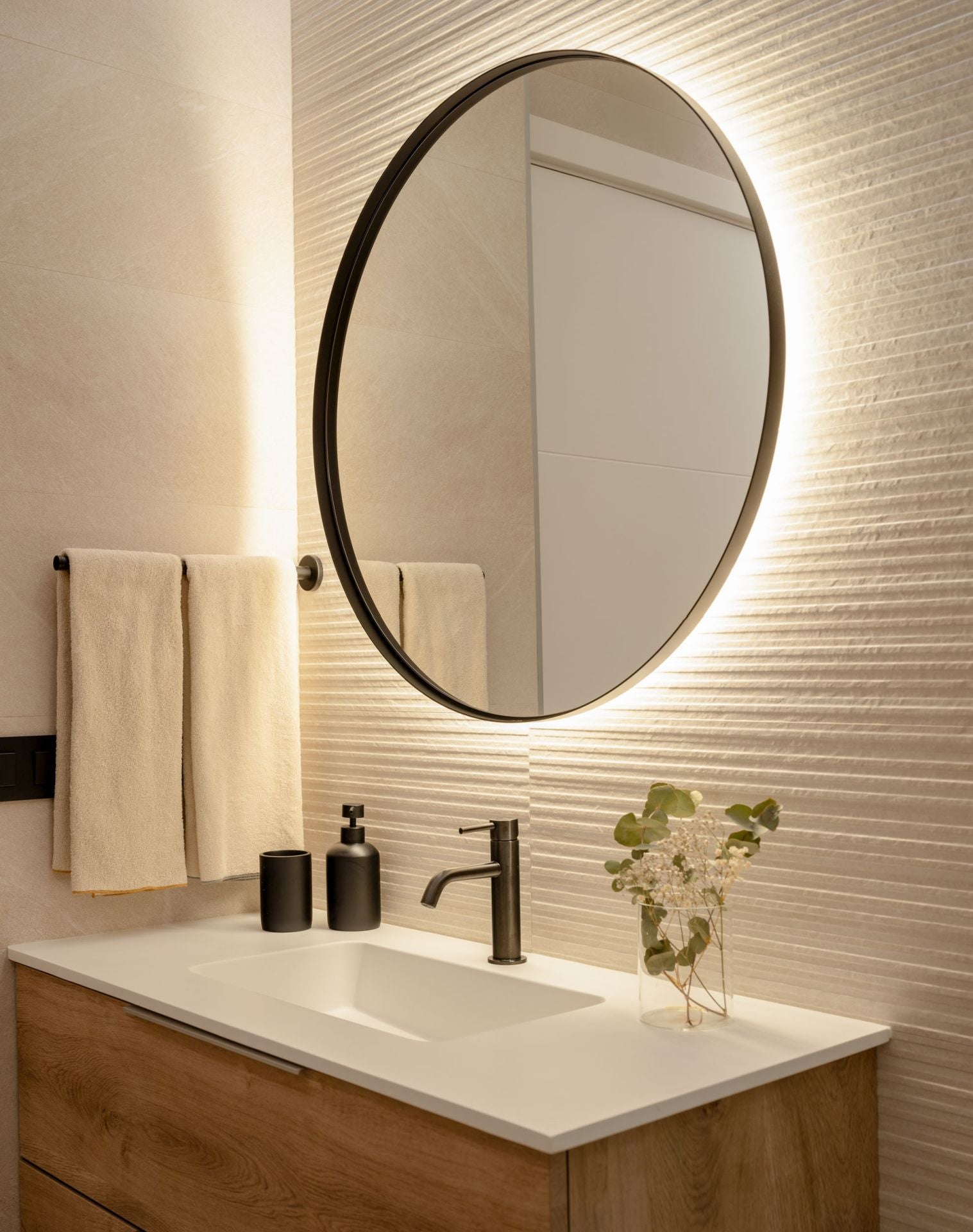 Este chalet de una familia bilbaína lo tiene todo: lujo, diseño y mucha luz