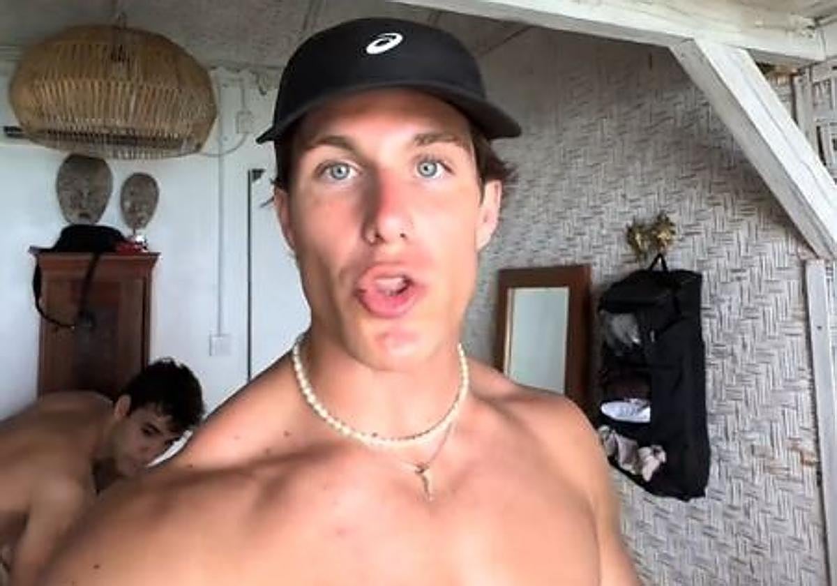 Unos monos entran en un hotel y desvalijan a unos jóvenes en Bali: cámara de fotos, gafas...