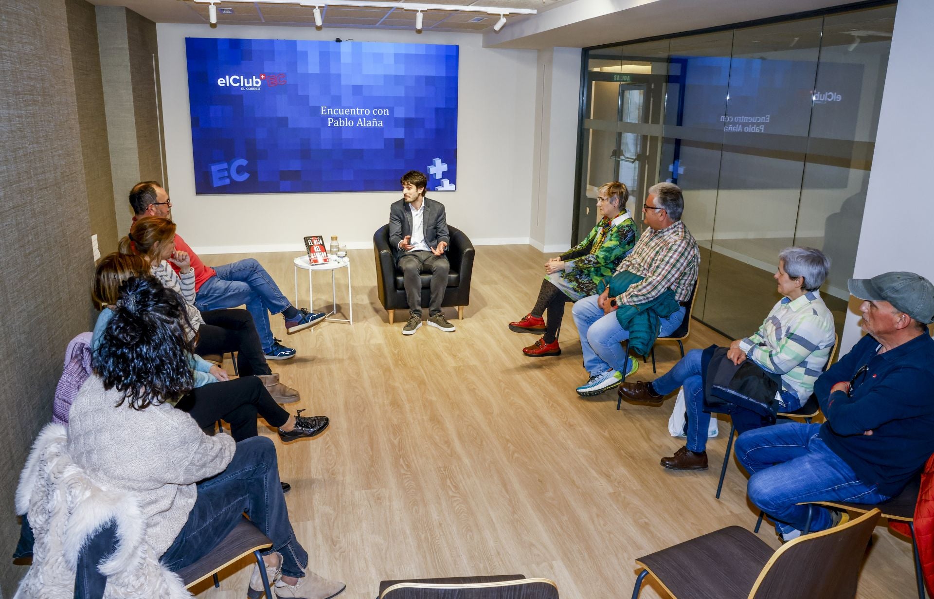 Pablo Alaña habla con los suscriptores de EL CORREO
