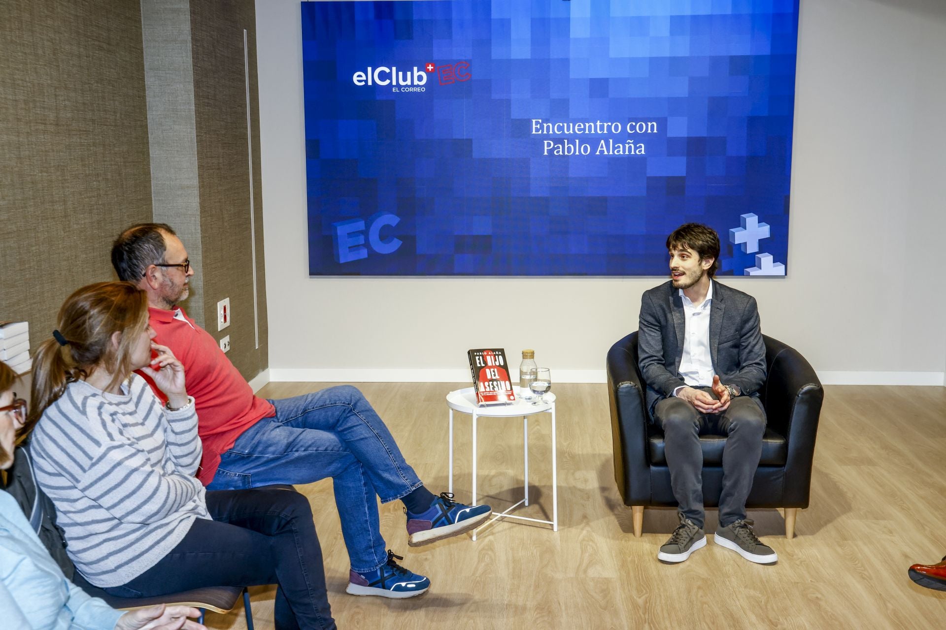 Pablo Alaña habla con los suscriptores de EL CORREO