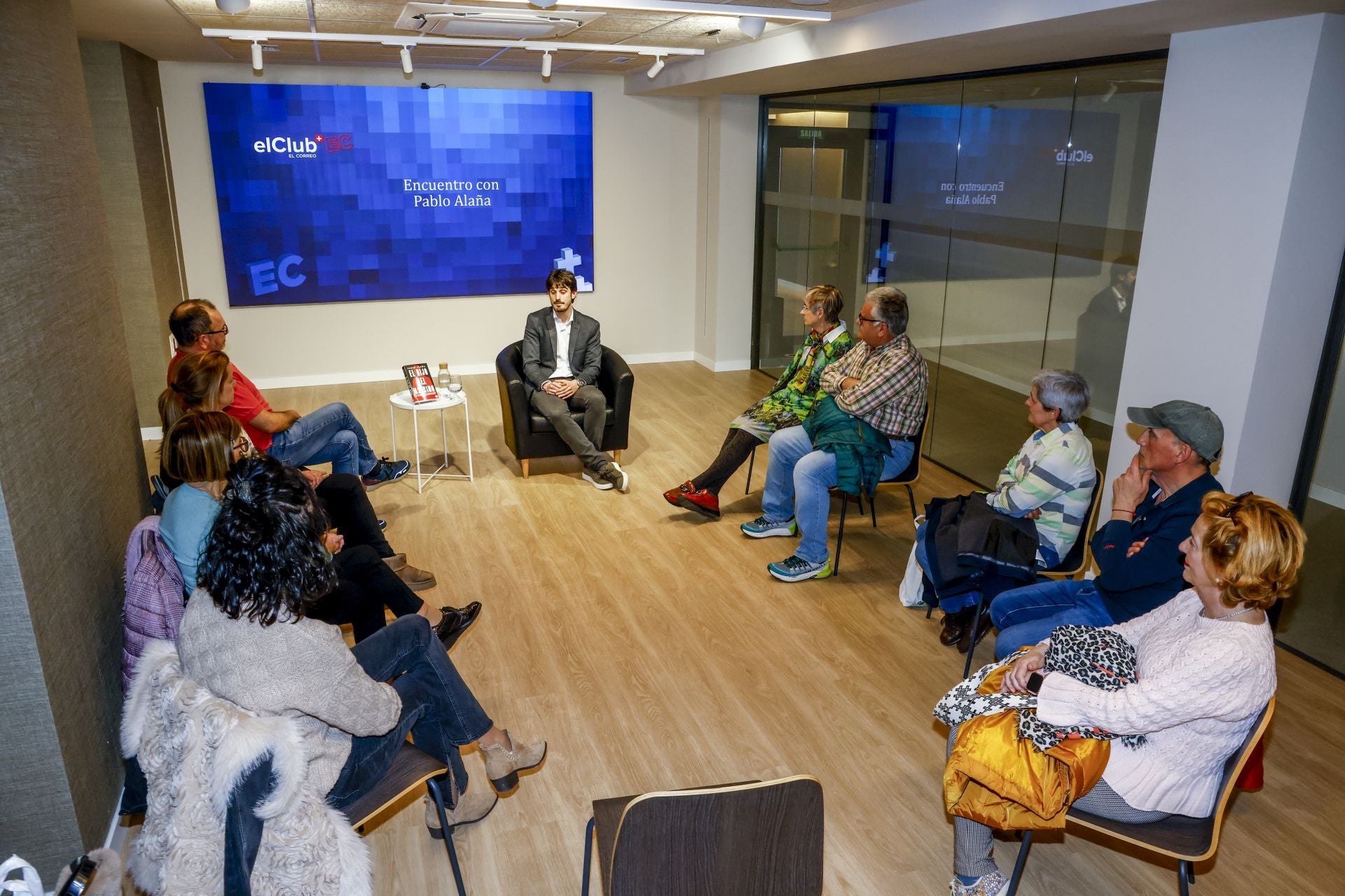 Pablo Alaña habla con los suscriptores de EL CORREO