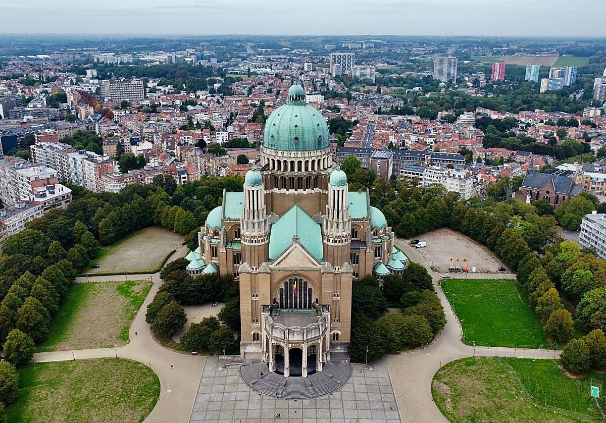 Basílica de Koekelberg, quinta iglesia más grande del mundo.