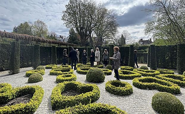 El jardín histórico del Museo van Buuren.